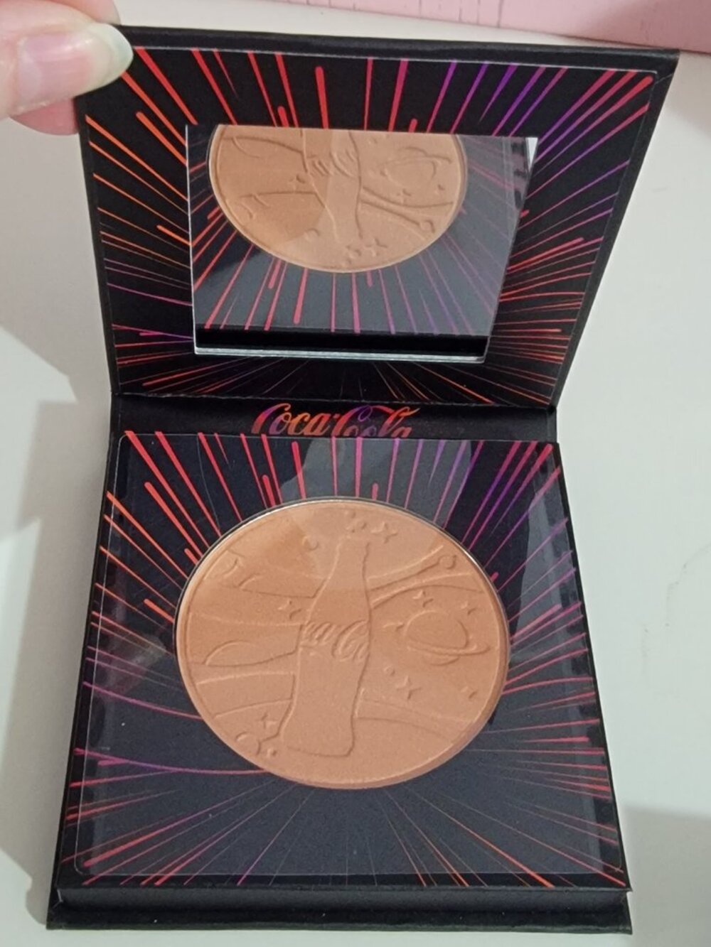 Revolution: Coca~Cola Highlighter Powder Compact